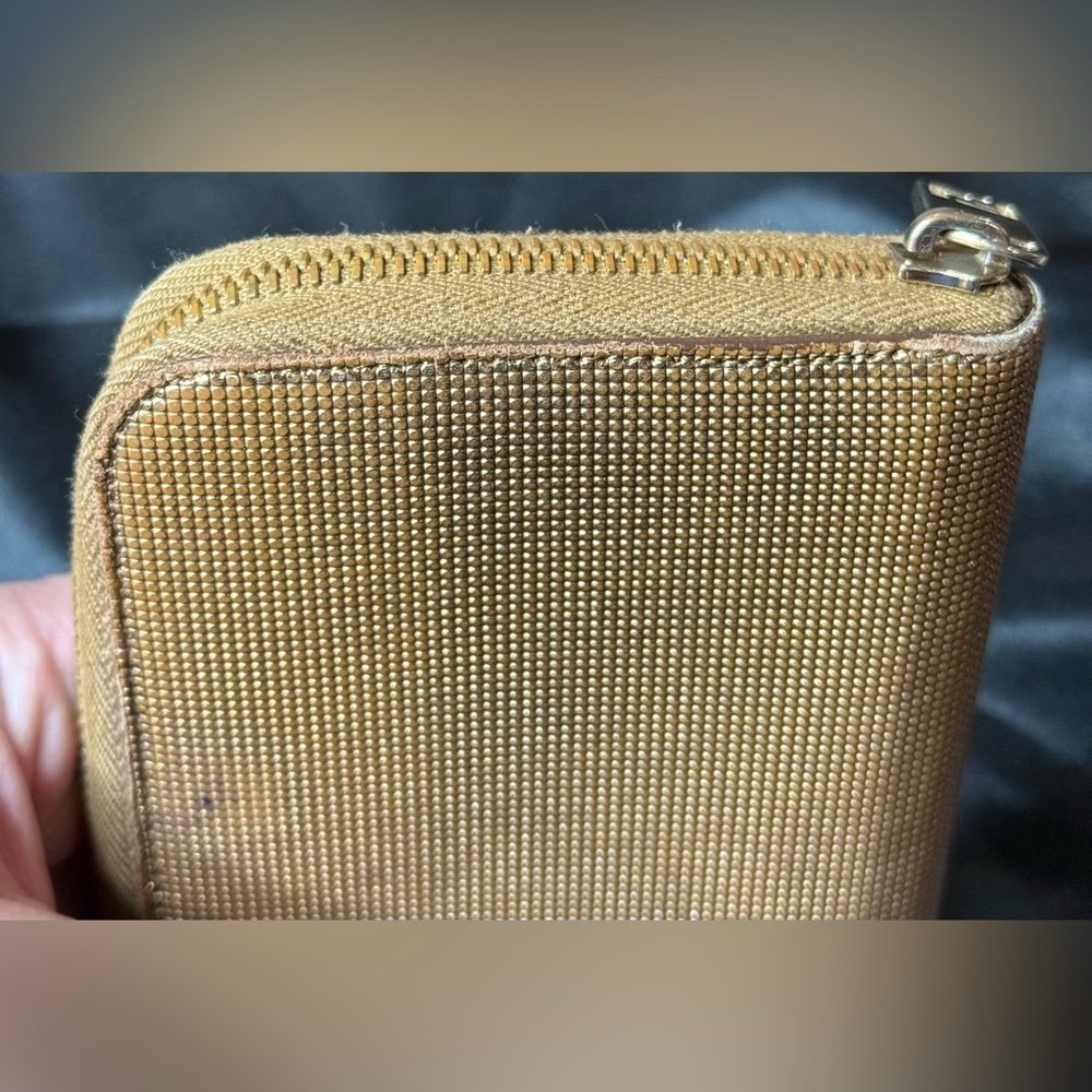 Fendi metallic gold wallet - Picture 5 of 17
